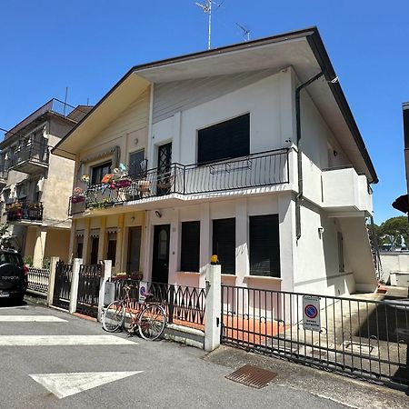 Casa Cornaro - Agenzia Cocal Apartment Caorle Exterior photo